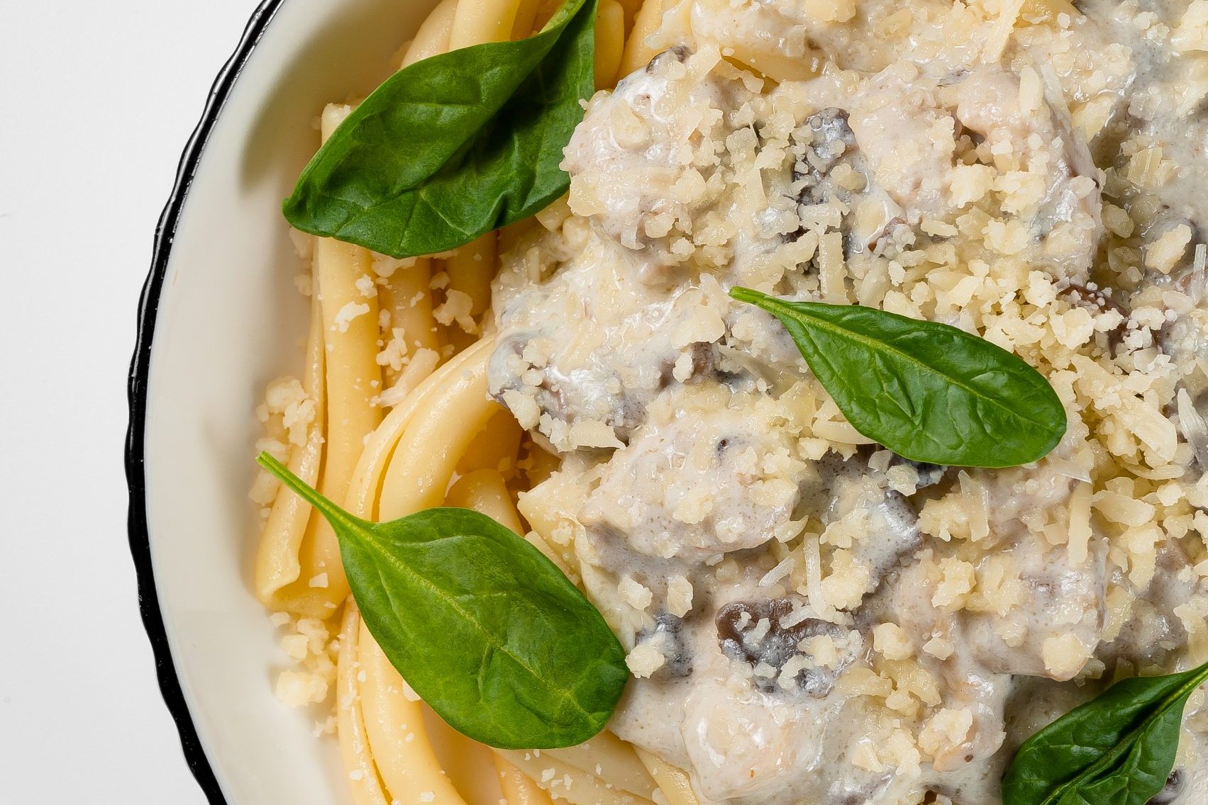 Паста «Альфредо» с курицей и грибами