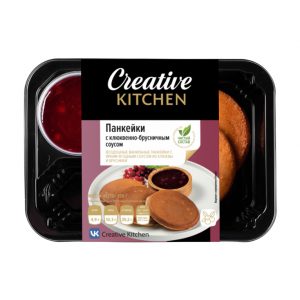 Панкейки с клюквенно-брусничным соусом